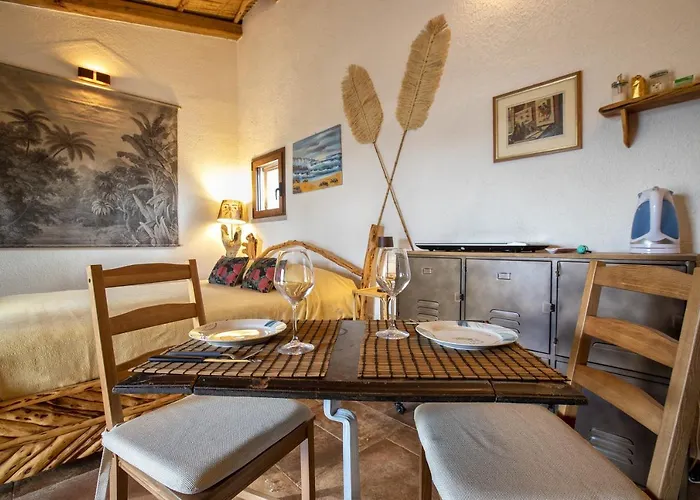 Stazzo Jana * Trinità dʼAgultu